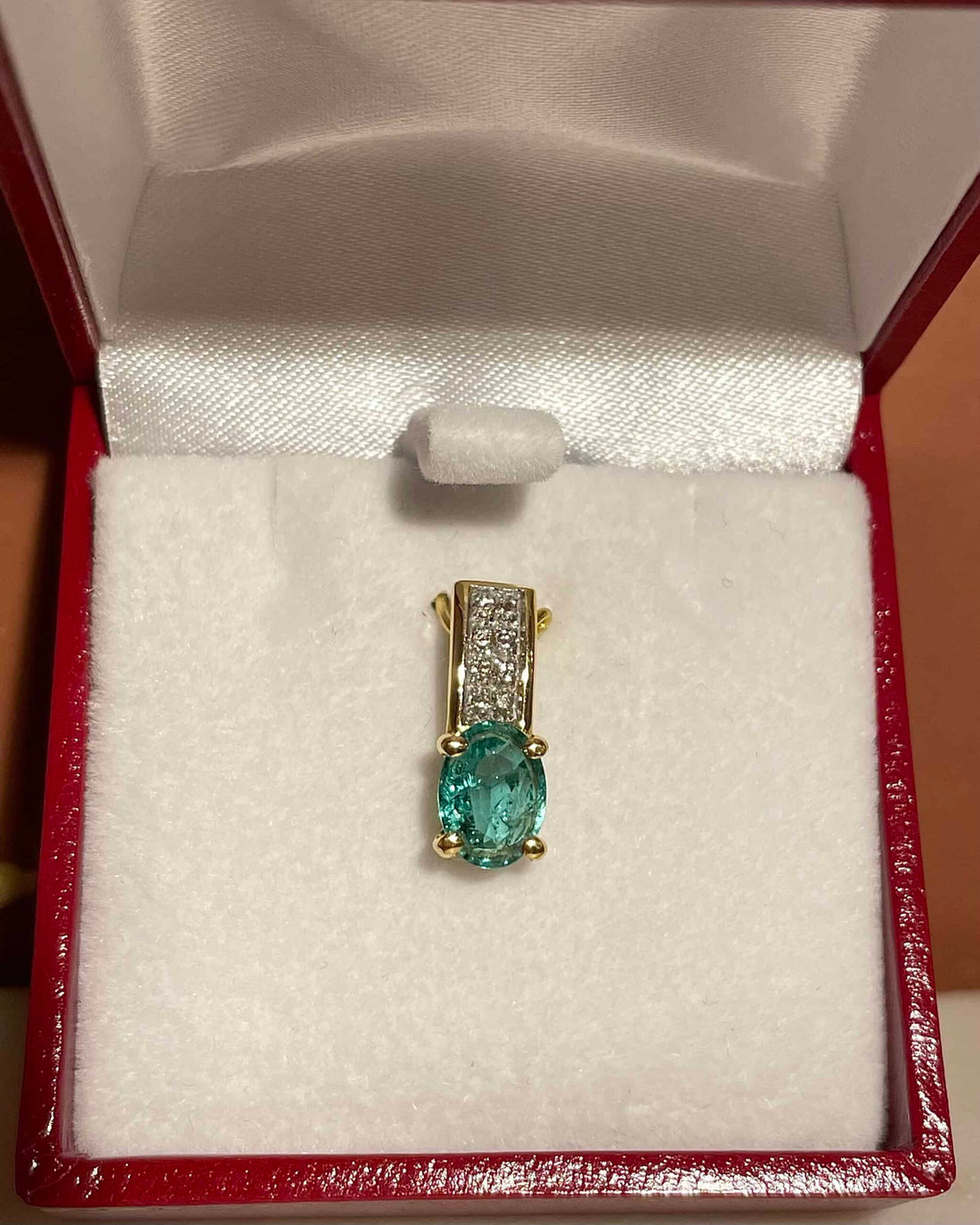Pendentif Émeraude 0.85 carat &amp; Diamants &quot;Kathryn&quot;
