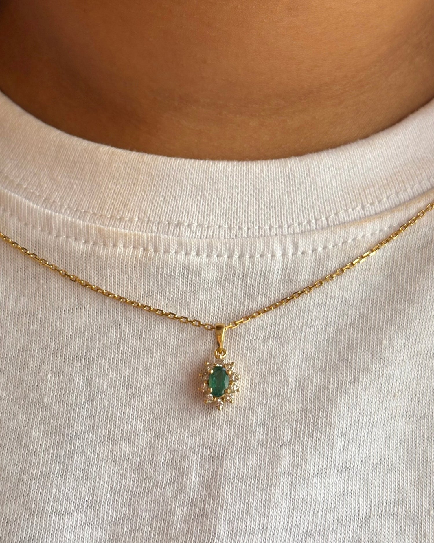 Pendentif Marguerite Émeraude 0.49 carat &amp; Diamants 0.20 carat "Sophie" - Elliade Paris