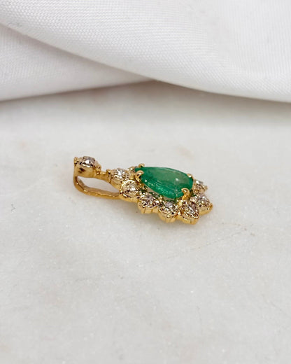 Pendentif Marguerite Émeraude 0.50 carat &amp; 11 Diamants &quot;Leya&quot; - Elliade Paris