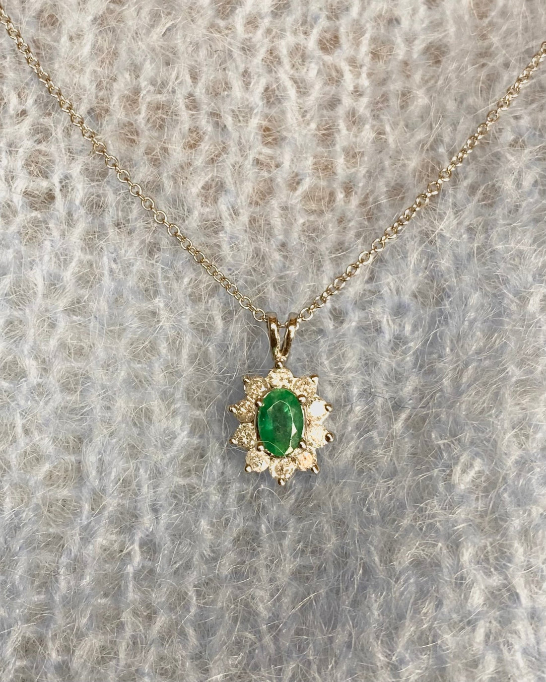 Pendentif Marguerite Émeraude 0.50 carat &amp; Diamants 0.40 carat "Wendy" - Elliade Paris