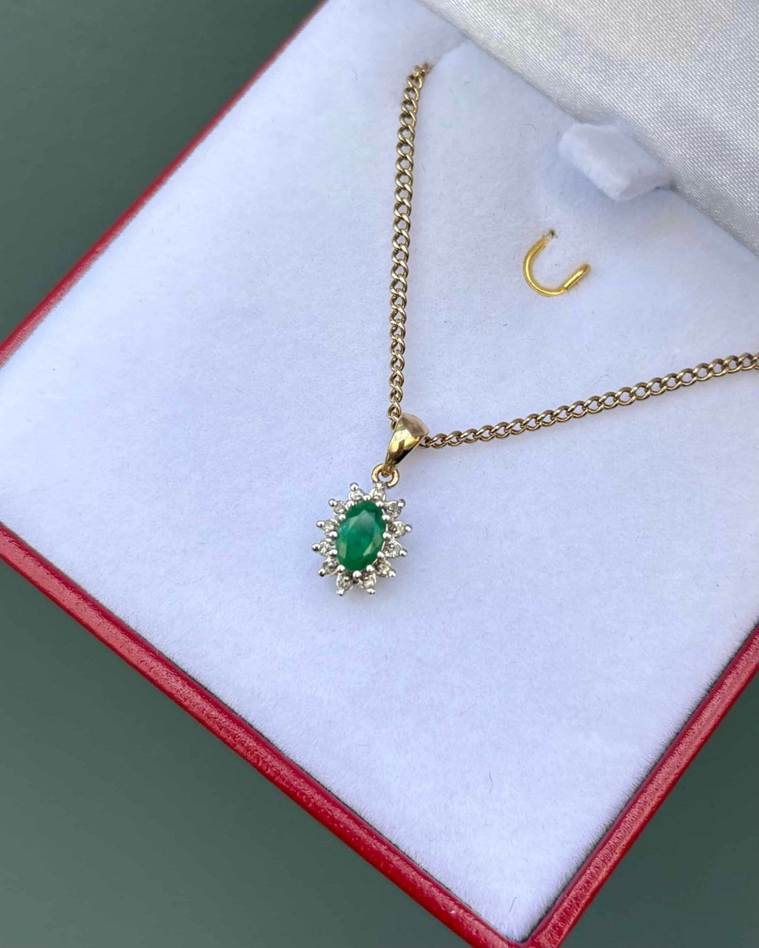 Pendentif Marguerite Emeraude &amp; Diamants &quot;Isaure&quot; - Elliade Paris