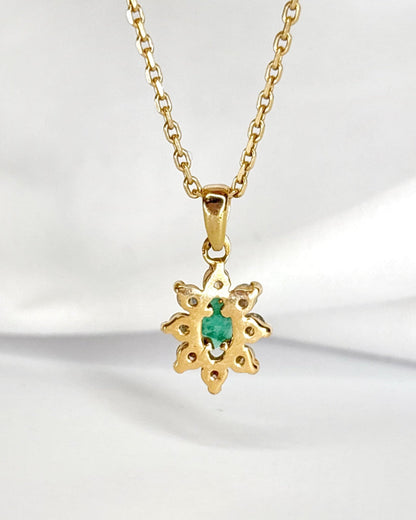 Pendentif Marguerite Émeraude &amp; Diamants "Maïa" - Elliade Paris