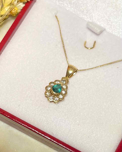 Pendentif Marguerite Émeraude &amp; Diamants &quot;Mila&quot; - Elliade Paris