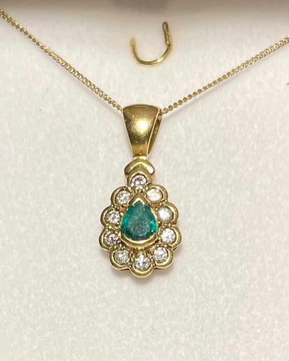 Pendentif Marguerite Émeraude &amp; Diamants &quot;Mila&quot; - Elliade Paris