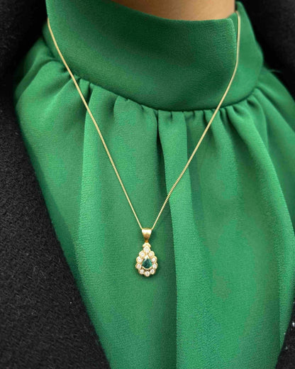 Pendentif Marguerite Émeraude &amp; Diamants &quot;Mila&quot; - Elliade Paris