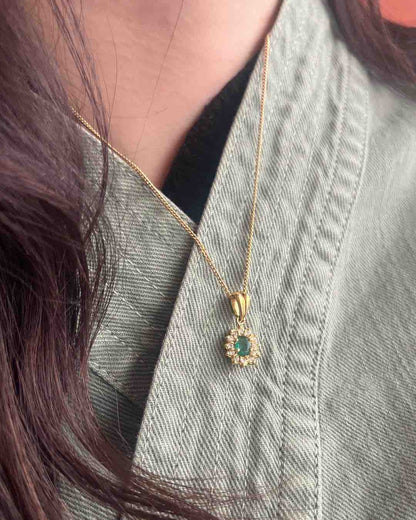 Pendentif Marguerite Émeraude &amp; Diamants &quot;Miley&quot; - Elliade Paris