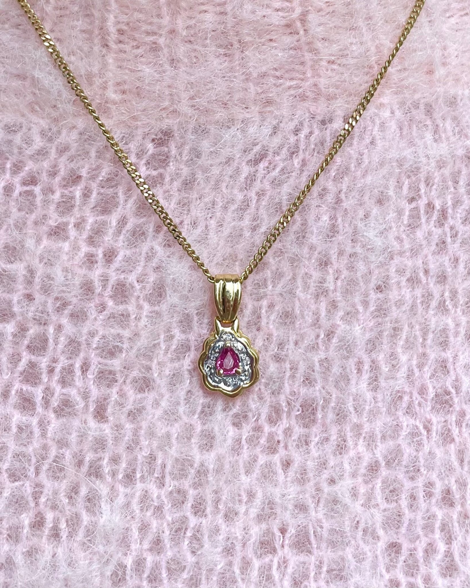 Pendentif Marguerite Rubis 0.40 Carat &amp; Diamants &quot;Rosie&quot; - Elliade Paris