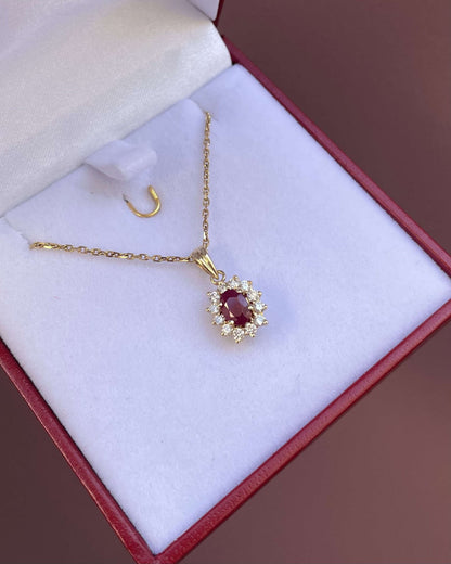Pendentif Marguerite Rubis 0.80 Carat &amp; 12 diamants &quot;Kelsey&quot; - Elliade Paris