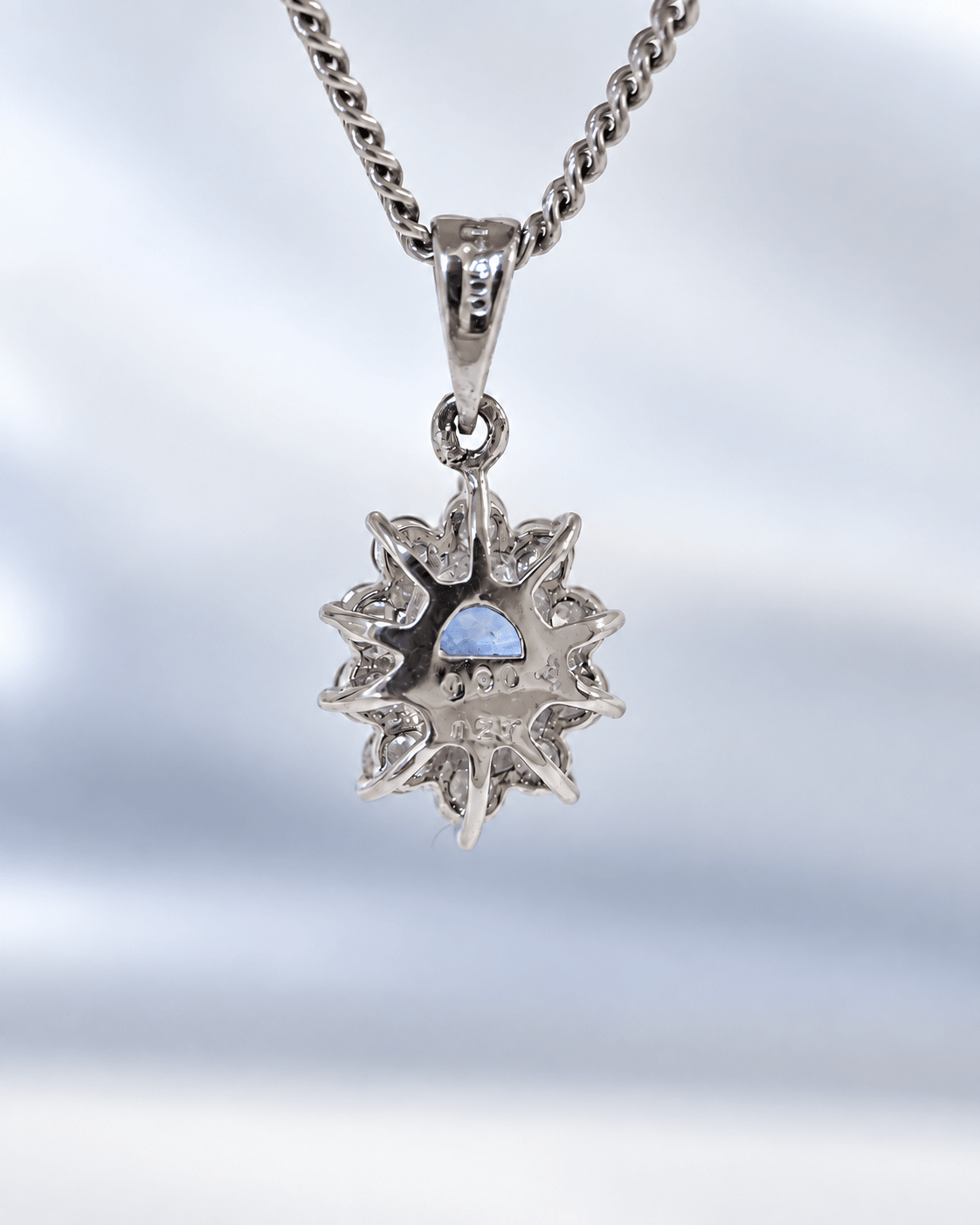 Pendentif Marguerite Saphir 0.60 carat &amp; Diamants 0.27 carat "Lucien" - Elliade Paris