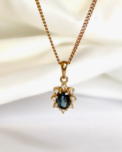 Pendentif Marguerite Saphir 0.60 carat &amp; Diamants "Shella" - Elliade Paris