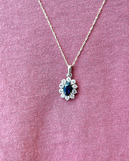 Pendentif Marguerite Saphir 1.50 carat &amp; Diamants 0.70 carat "Maïe" - Elliade Paris