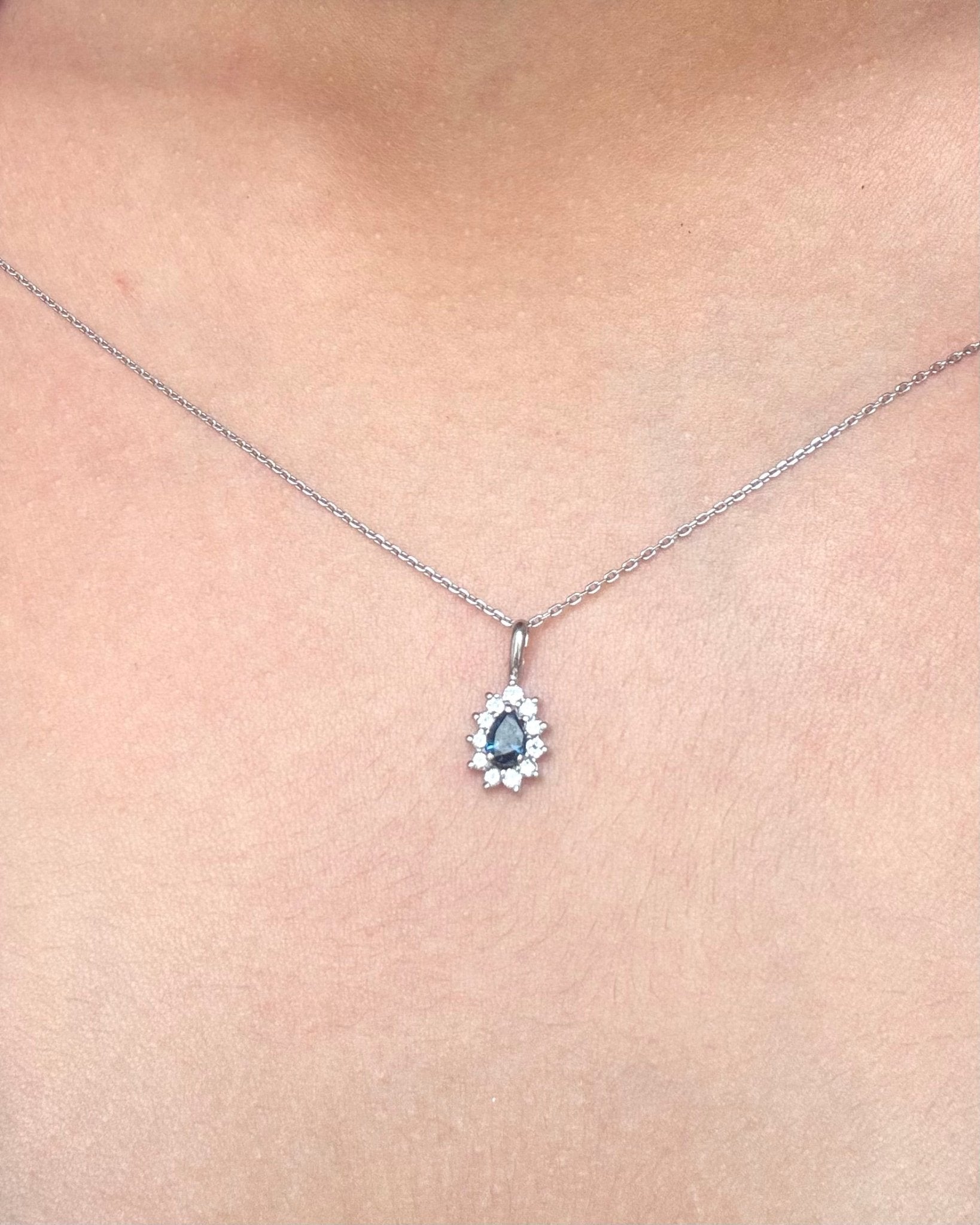 Pendentif Marguerite Saphir &amp; Diamants "Anita" - Elliade Paris