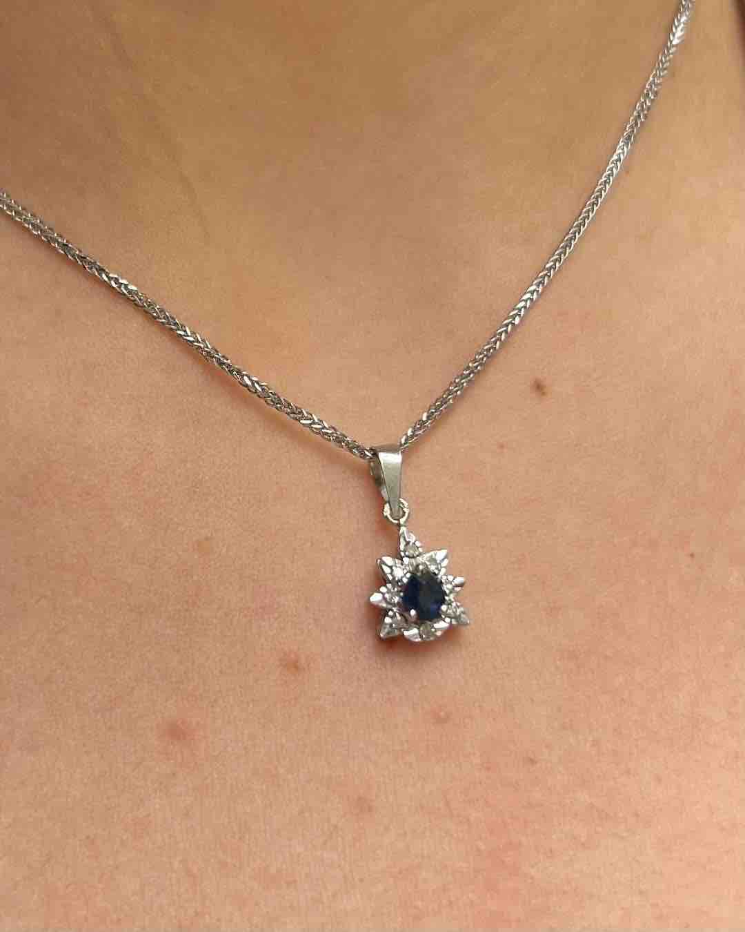 Pendentif Marguerite Saphir &amp; Diamants "Charly" - Elliade Paris