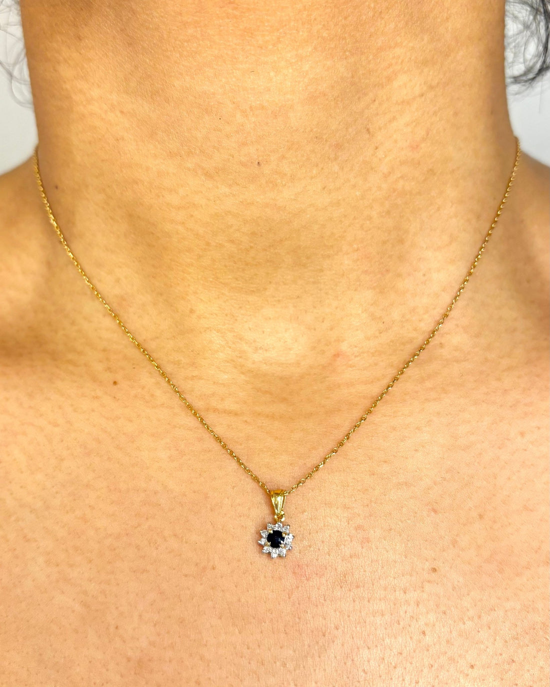 Pendentif Marguerite Saphir &amp; Diamants "Gwen" - Elliade Paris