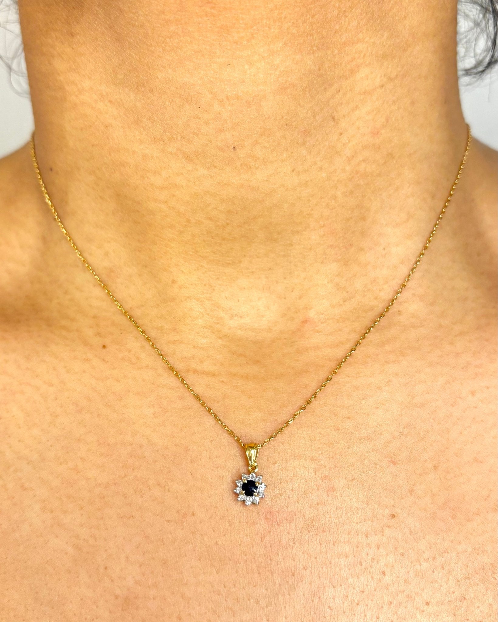 Pendentif Marguerite Saphir &amp; Diamants "Gwen" - Elliade Paris
