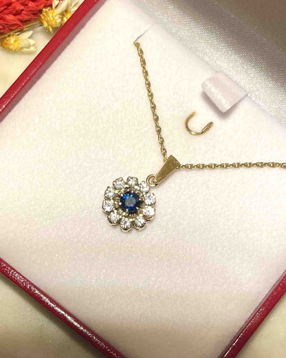 Pendentif Marguerite Saphir &amp; Diamants &quot;Justine&quot; - Elliade Paris