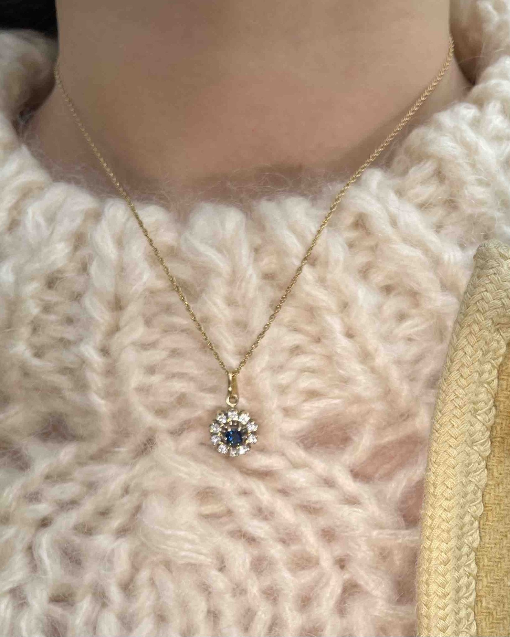 Pendentif Marguerite Saphir &amp; Diamants "Justine" - Elliade Paris