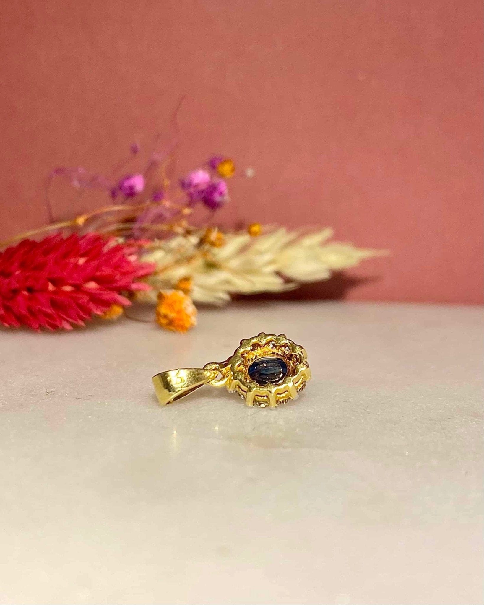 Pendentif Marguerite Saphir &amp; Diamants "Liza" - Elliade Paris