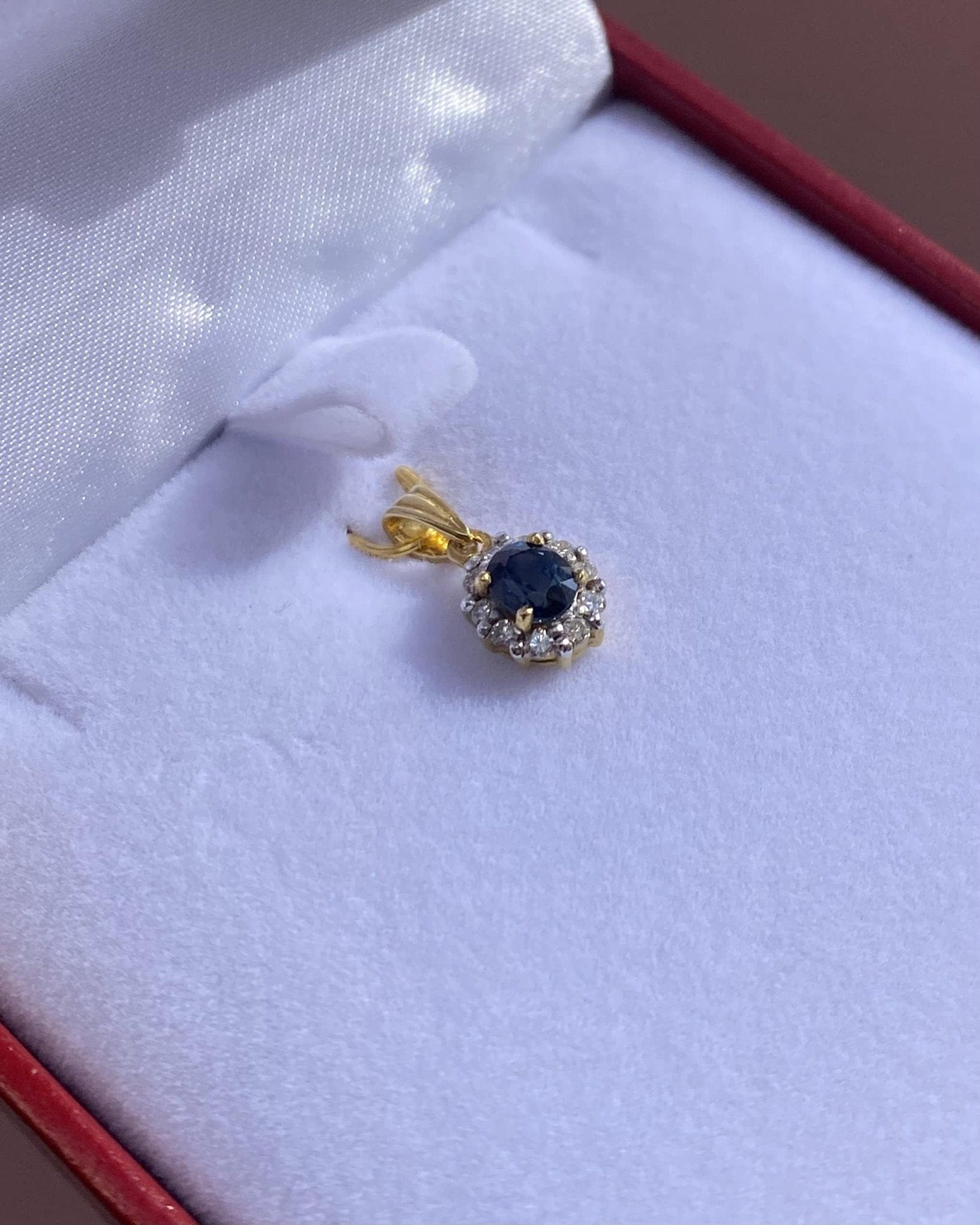 Pendentif Marguerite Saphir &amp; Diamants "Liza" - Elliade Paris