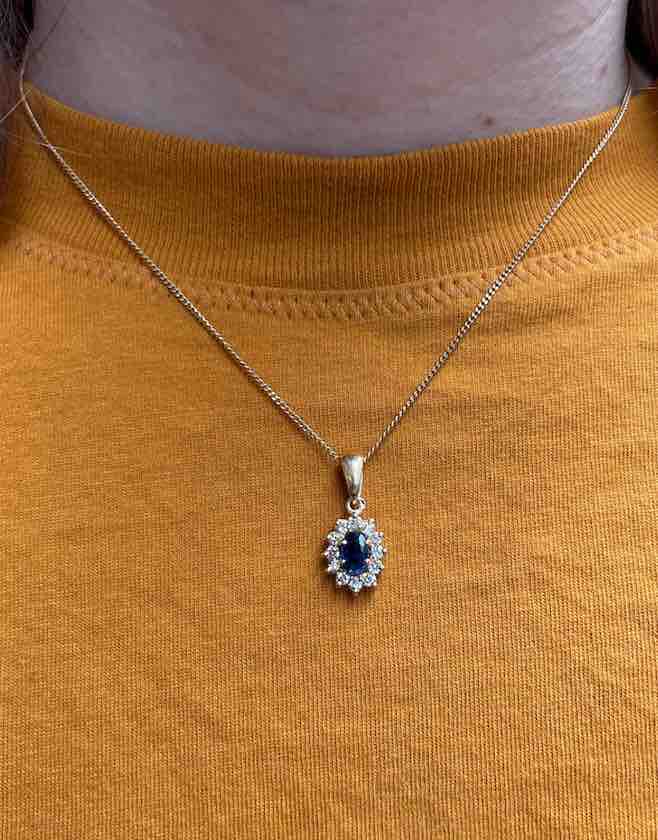 Pendentif Marguerite Saphir &amp; Diamants "Veronica" - Elliade Paris