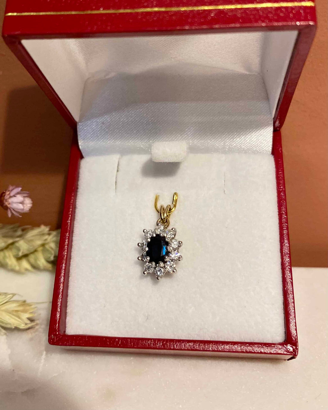 Pendentif Marguerite Saphir &amp; Diamants &quot;Leannor&quot;
