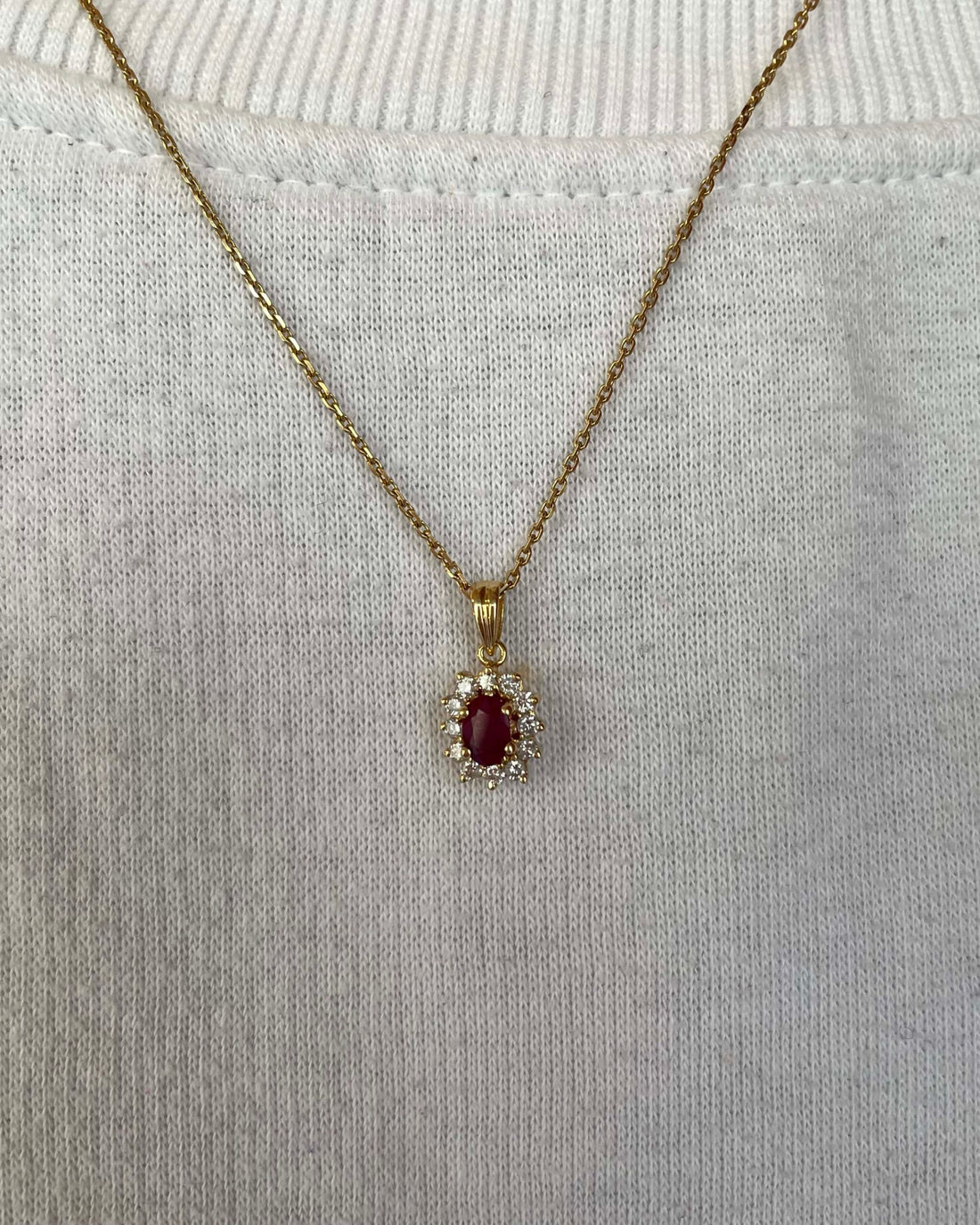 Pendentif Marguerite Rubis 0.80 Carat & 12 diamants "Kelsey"