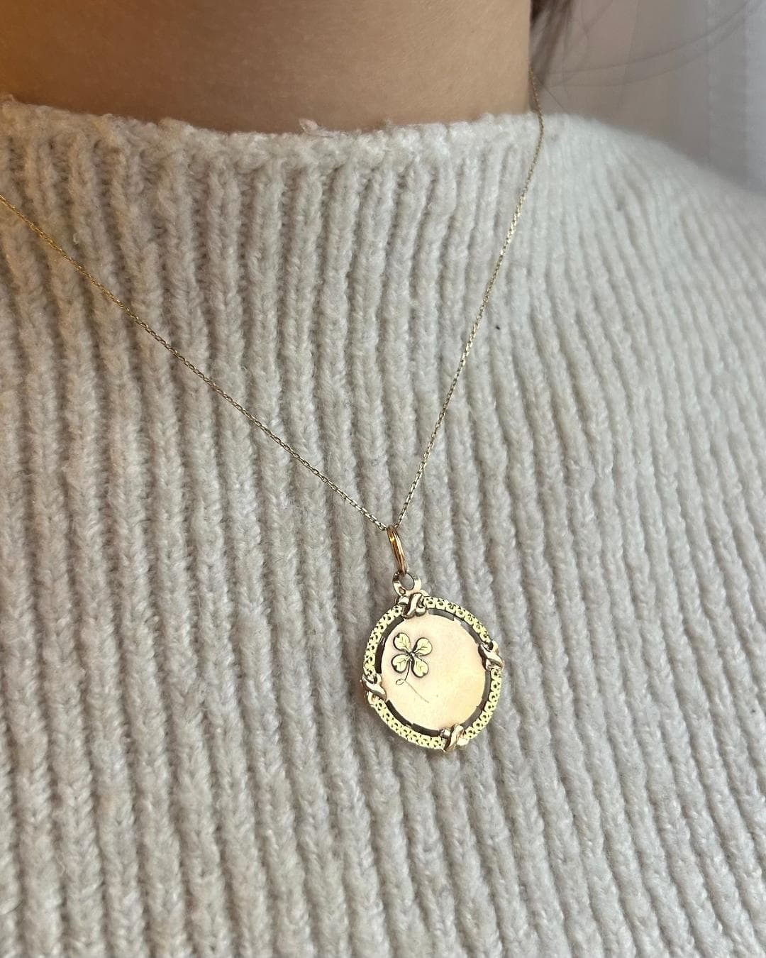 Pendentif Médaillon Or 18 carats "Mayla" - Elliade Paris