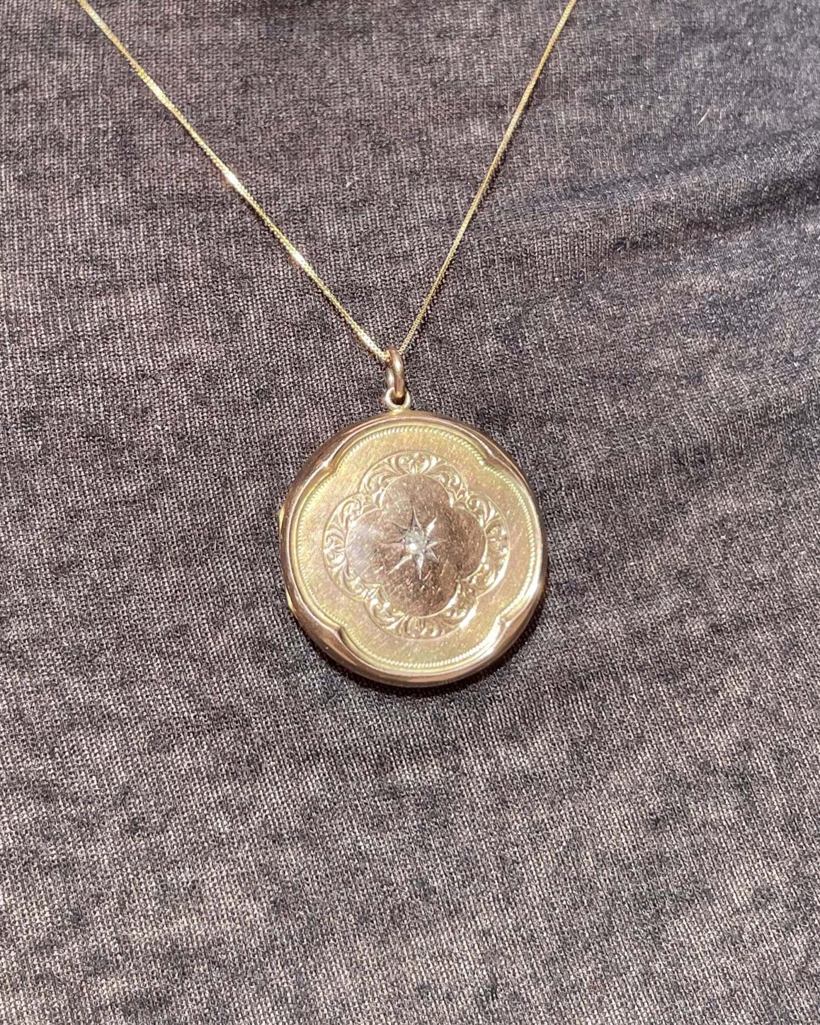 Pendentif Médaillon Ouvrant Or &amp; Diamant "Yasmina" - Elliade Paris