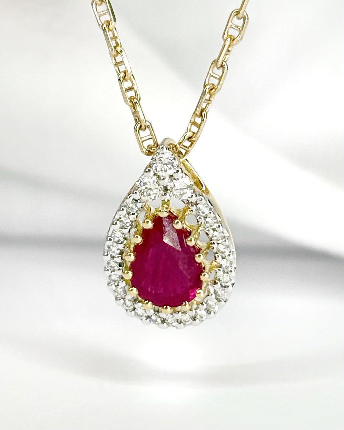 Pendentif Rubis 0.80 carat &amp; Diamants "Yann" - Elliade Paris