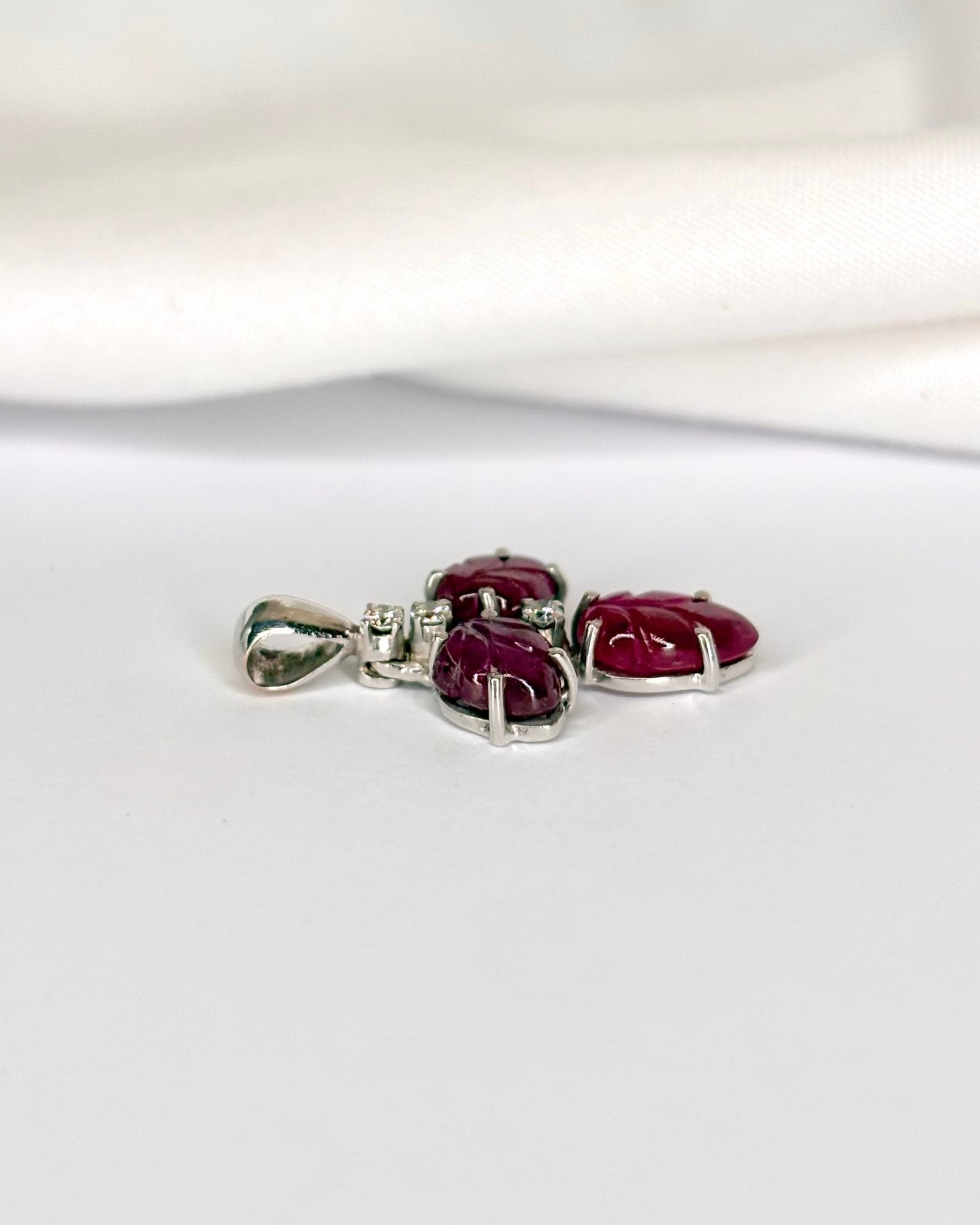 Pendentif Rubis 2.80 carats &amp; Diamants "Tanina" - Elliade Paris