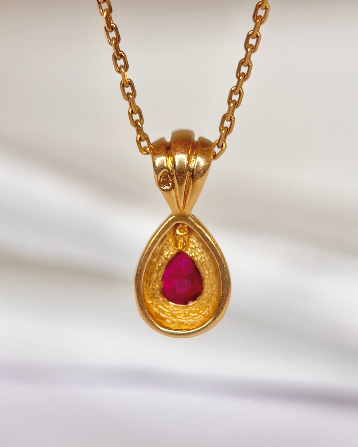 Pendentif Rubis &amp; Diamant "Gladys" - Elliade Paris