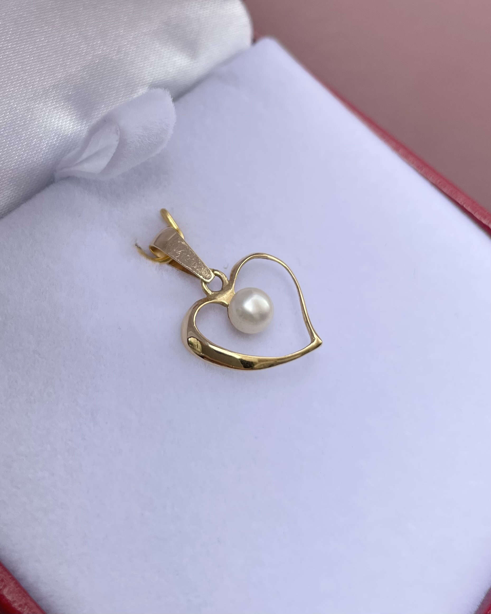 Vintage Pearl Heart Pendant "Maelle"