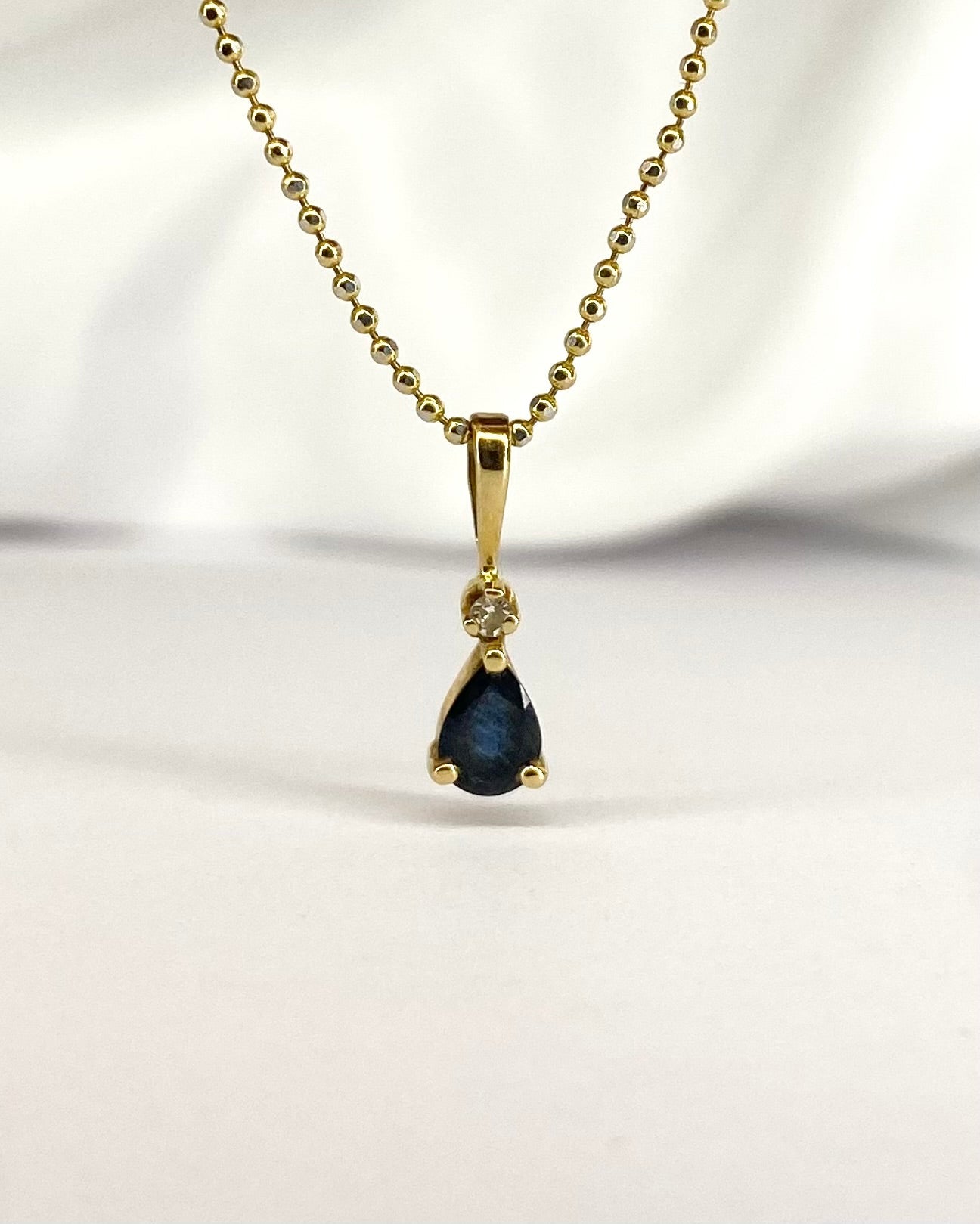 Pendentif Saphir 0.30 carat &amp; Diamant "Ana" - Elliade Paris