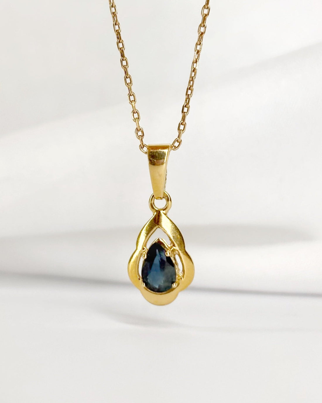 Pendentif Saphir 0.30 carat "Ymir" - Elliade Paris