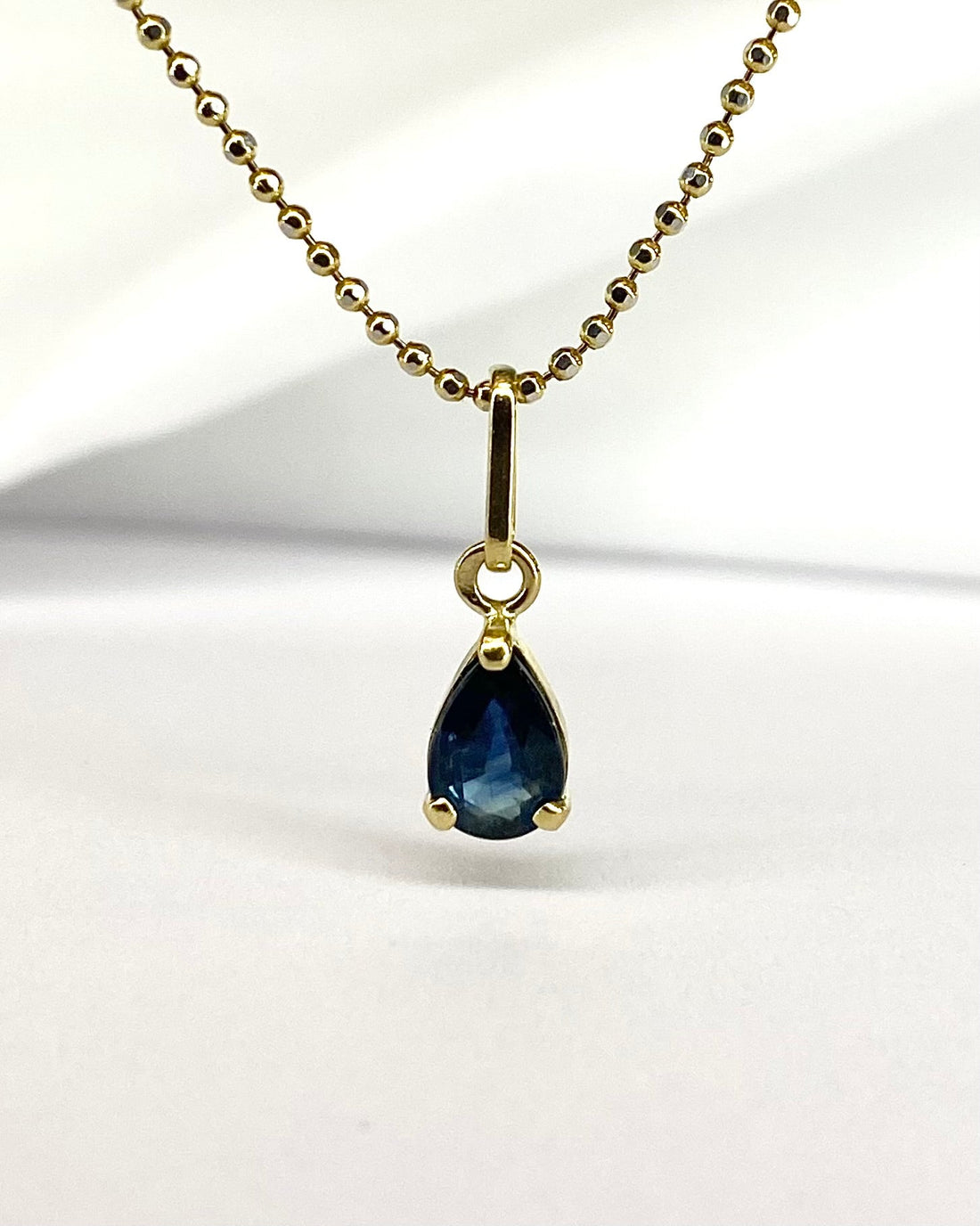 Pendentif Saphir 0.45 carat "Romane" - Elliade Paris