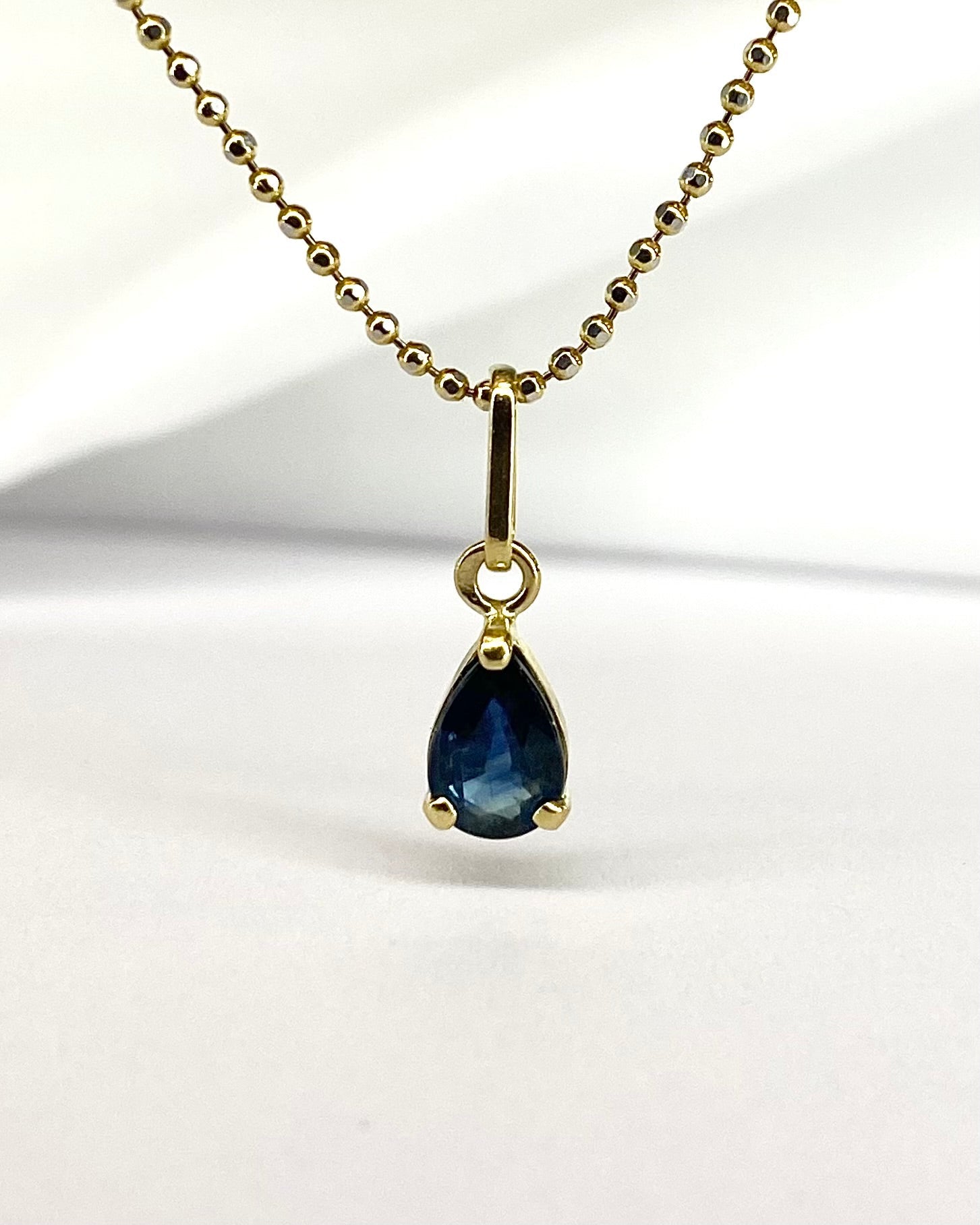 Pendentif Saphir 0.45 carat "Romane" - Elliade Paris