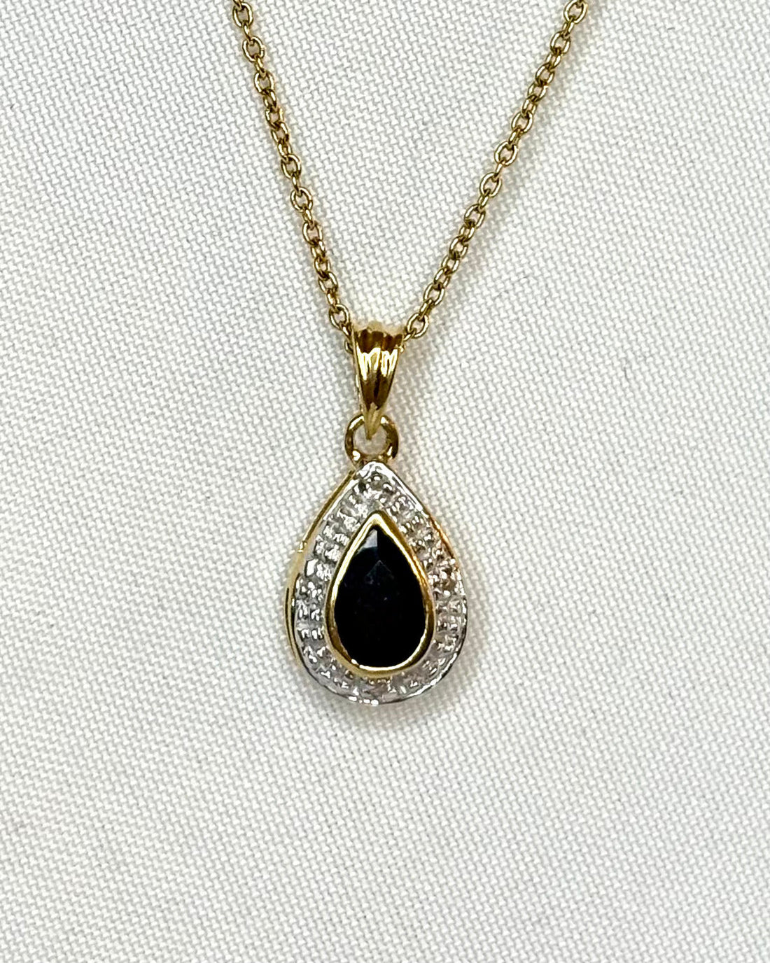 Pendentif Saphir 0.50 carat &amp; Diamants &quot;Maëlle&quot; - Elliade Paris