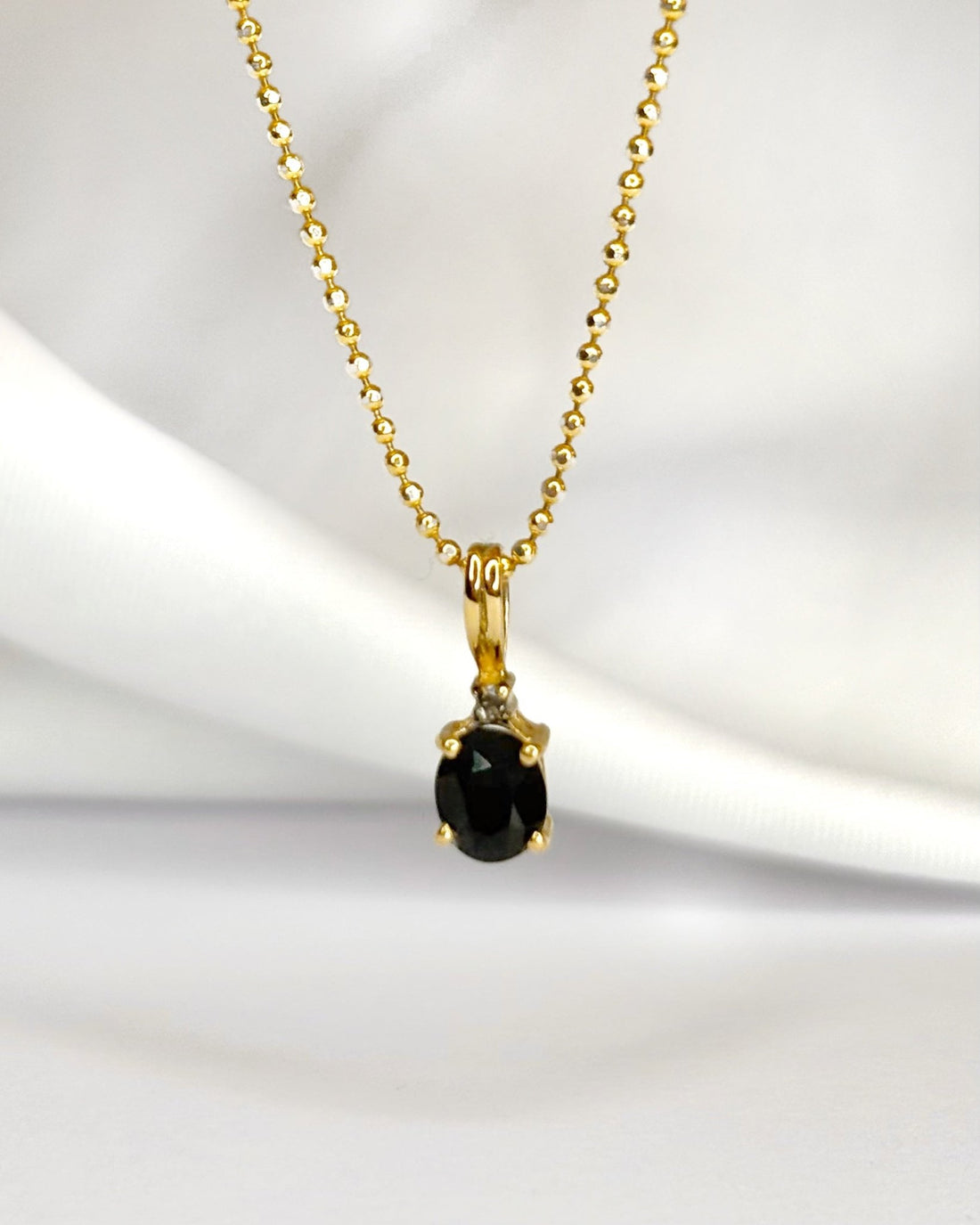 Pendentif Saphir 0.70 carat &amp; Diamant "Marin" - Elliade Paris