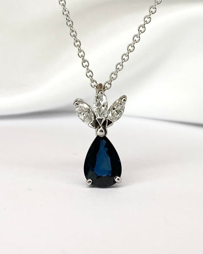 Pendentif Saphir 0.90 carat &amp; Diamants marquise &quot;Oriana&quot; - Elliade Paris