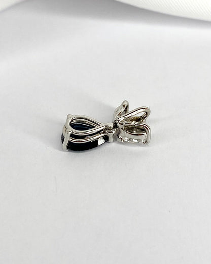 Pendentif Saphir 0.90 carat &amp; Diamants marquise &quot;Oriana&quot; - Elliade Paris