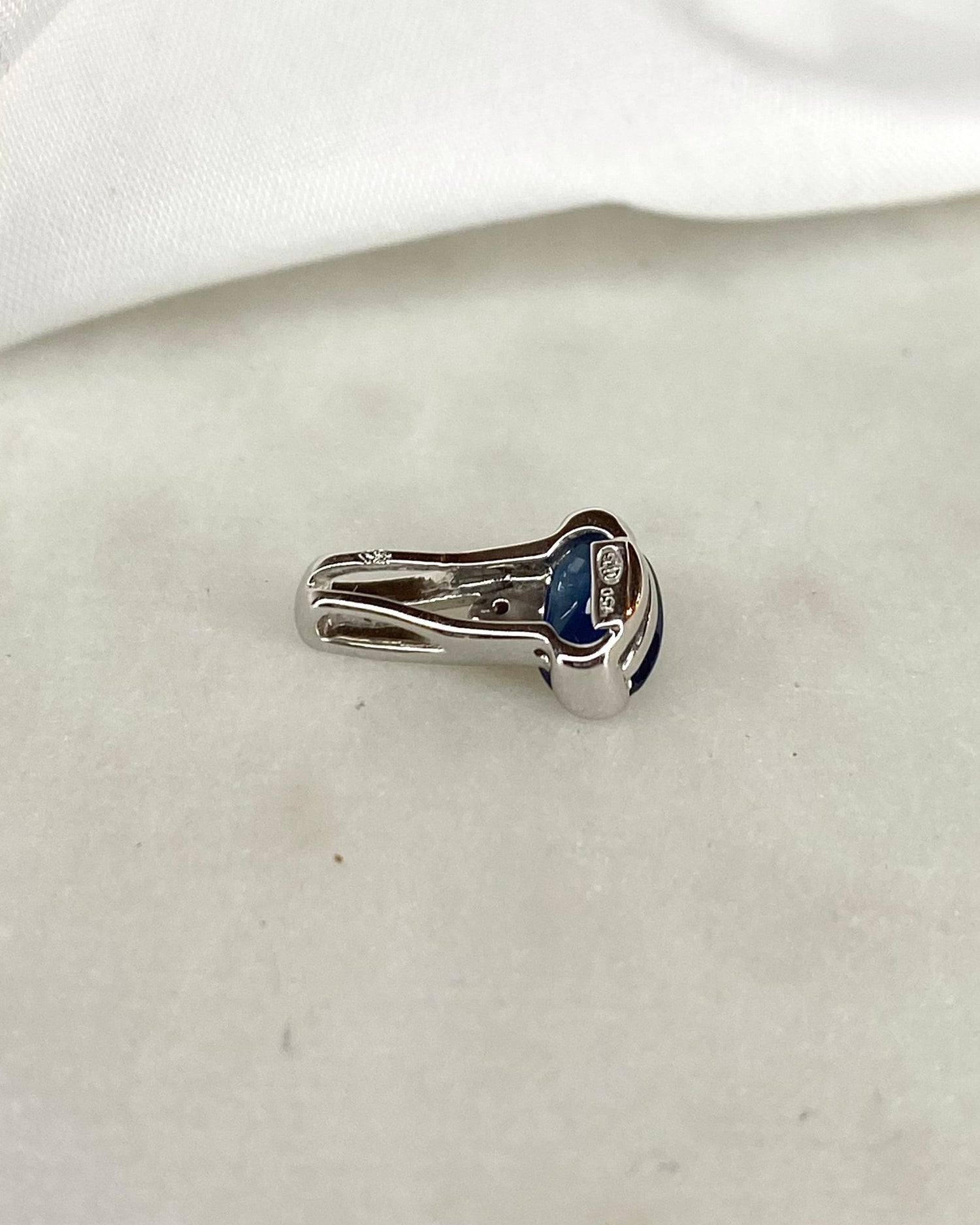 Pendentif Saphir 1 carat &amp; Diamant &quot;Lison&quot; - Elliade Paris