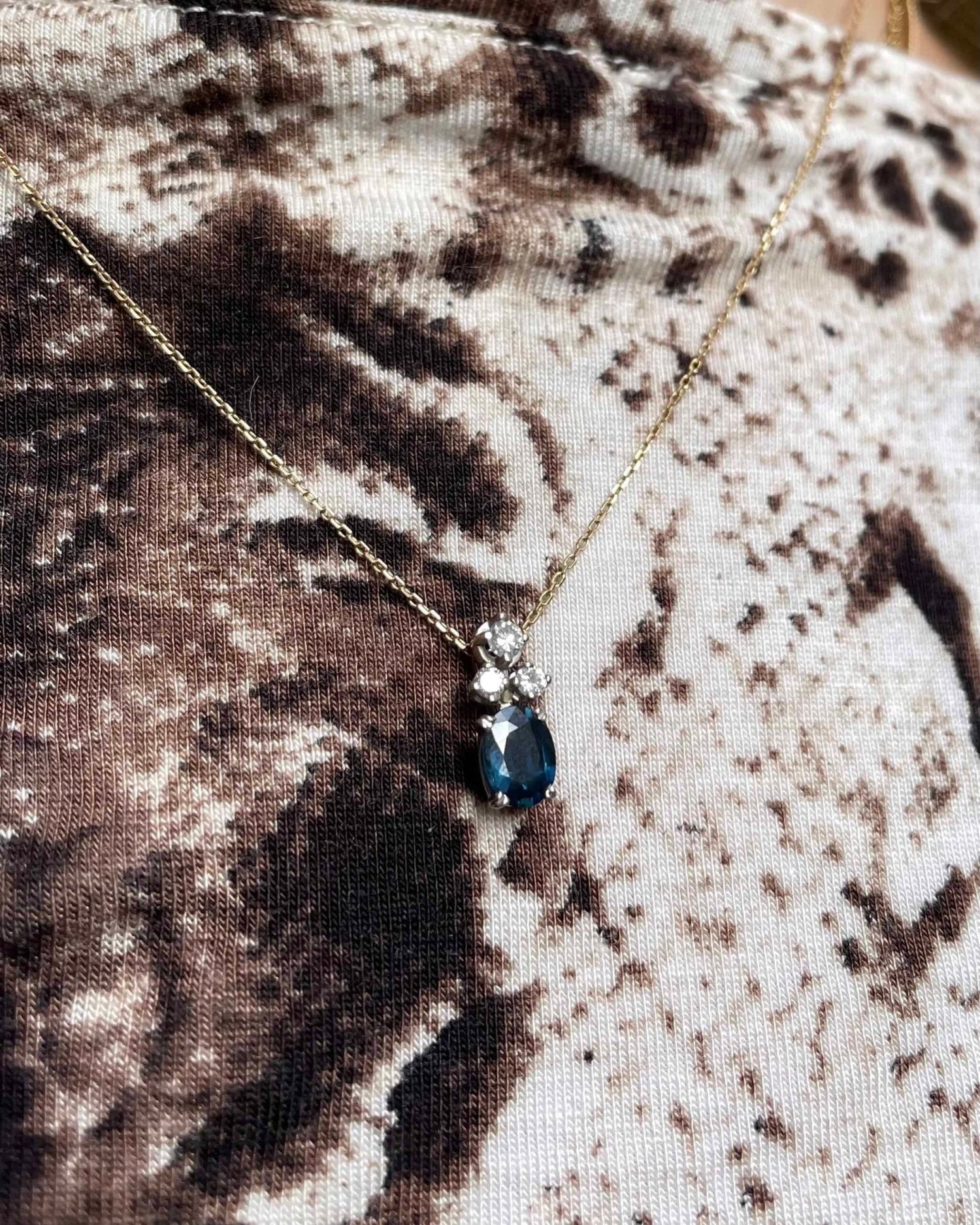 Pendentif Saphir 1 carat &amp; Diamants &quot;Carlota&quot; - Elliade Paris