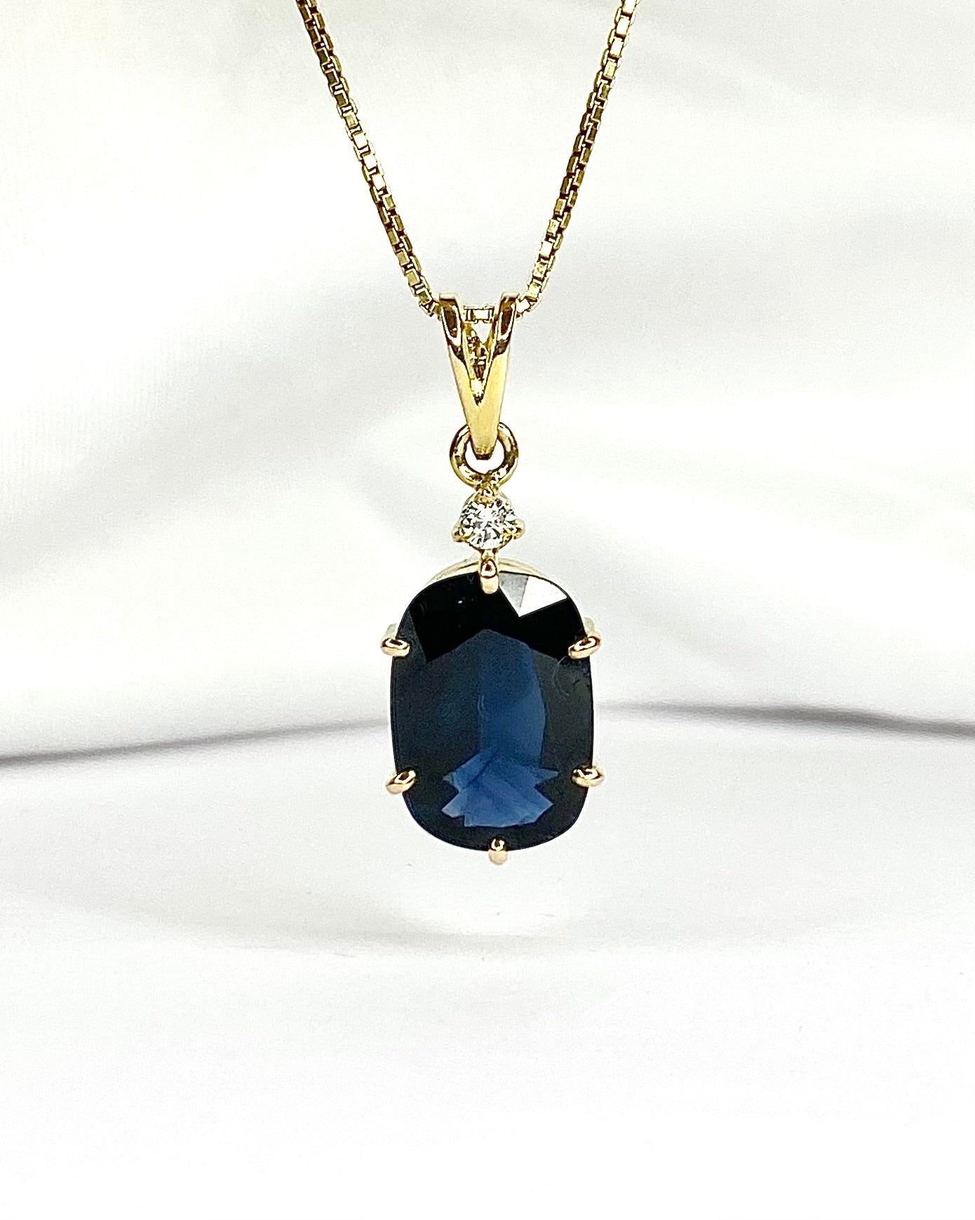 Pendentif Saphir 4.40 carats &amp; Diamant "Gratianne" - Elliade Paris