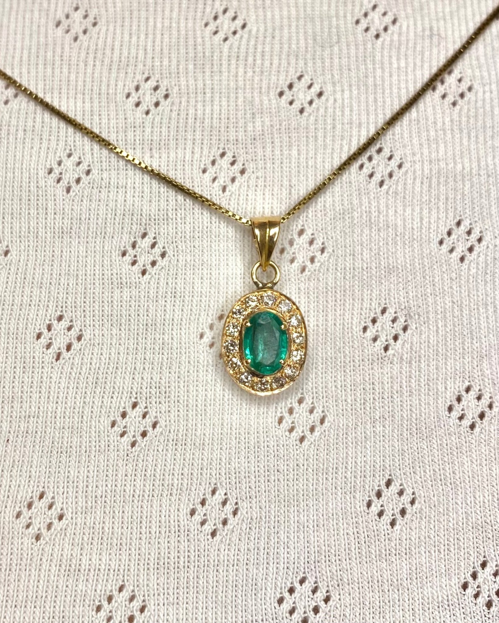 Pendentif Style Art - Déco Émeraude 0.90 carat &amp; Diamants 0.24 carat "Kathline" - Elliade Paris