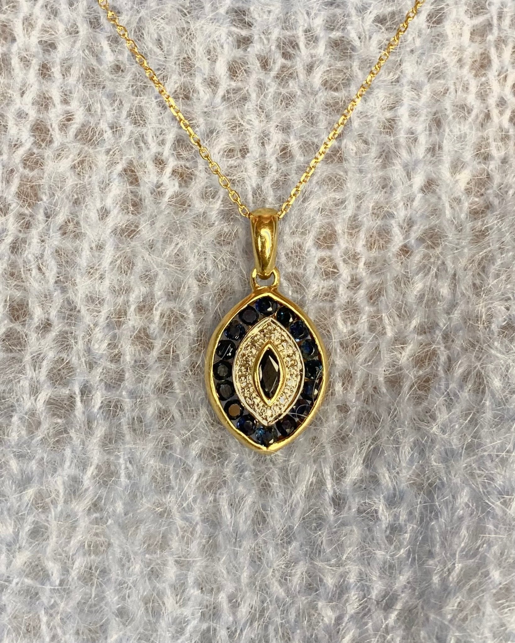 Pendentif Style Art Déco Saphirs 0.42 carat &amp; Diamants "Ninon" - Elliade Paris