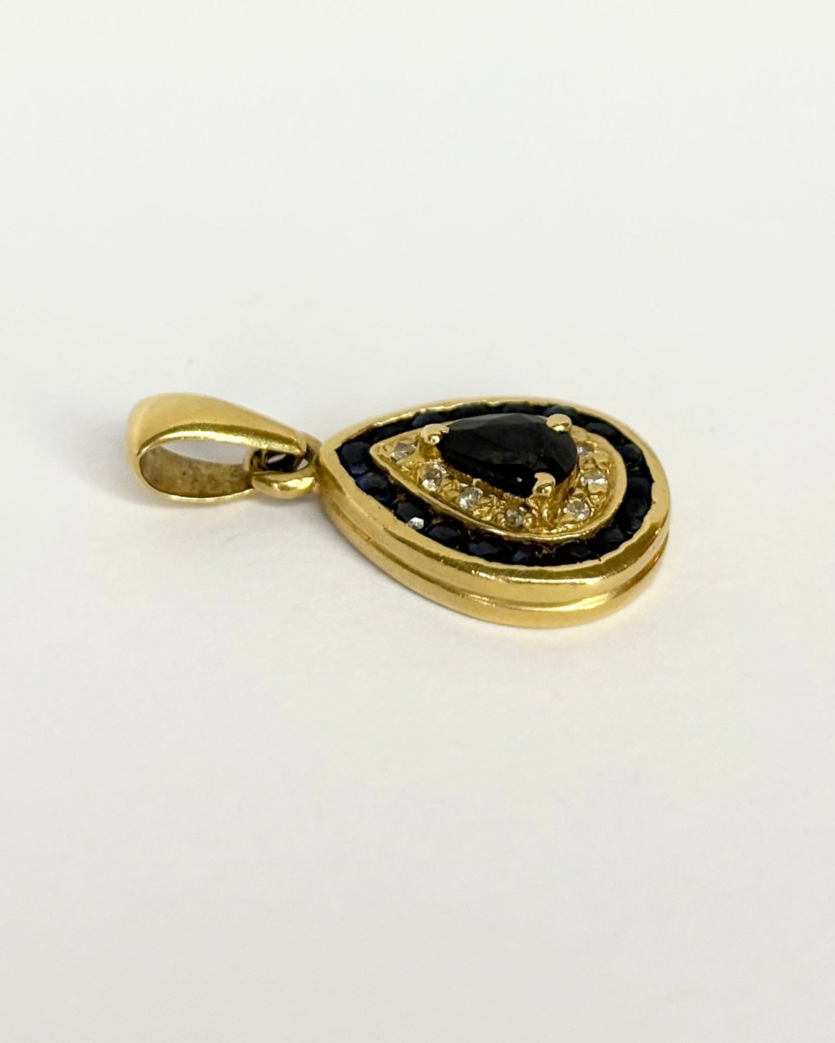 Pendentif Style Art Déco Saphirs 0.91 carat &amp; 10 Diamants &quot;Irène&quot; - Elliade Paris