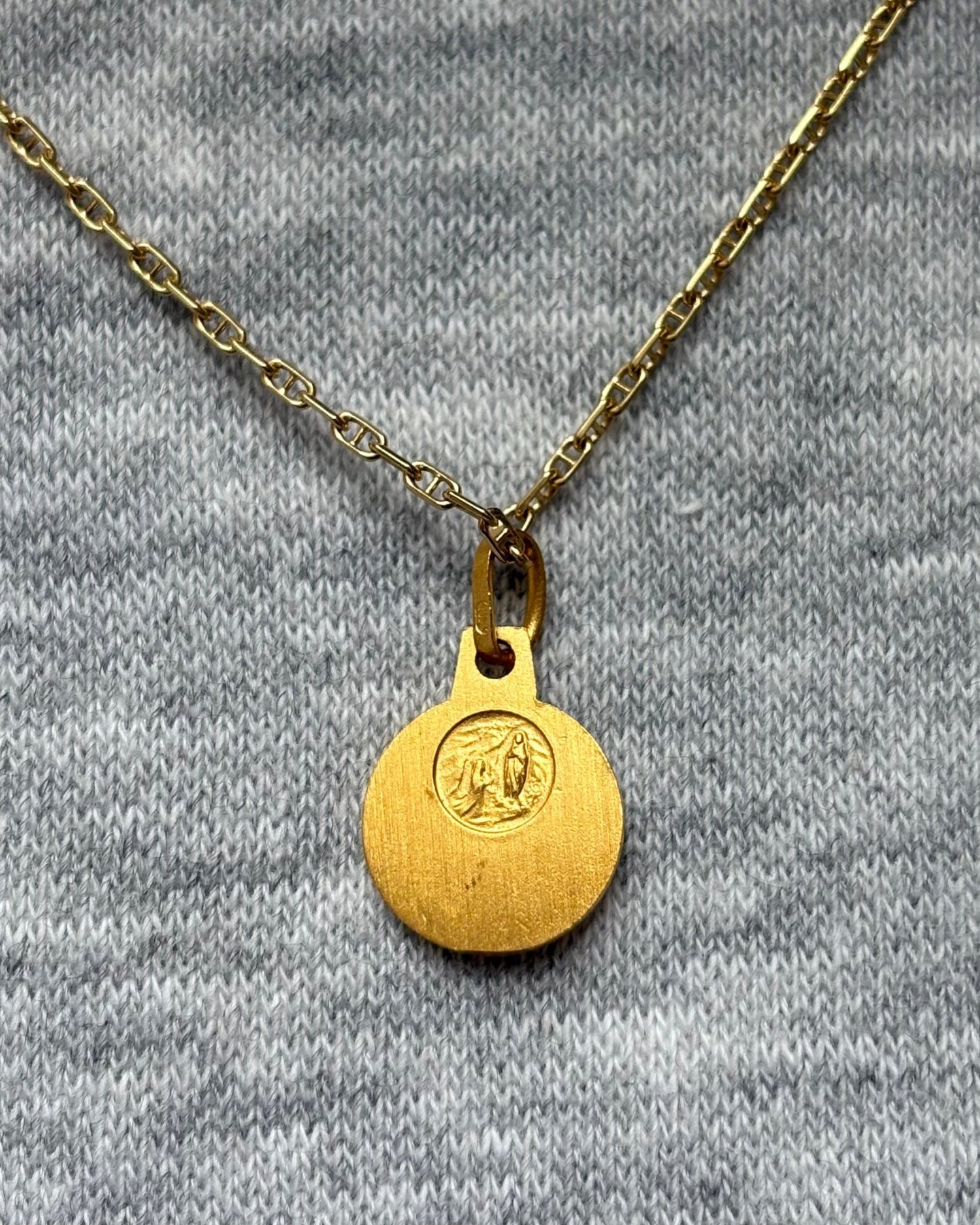 Pendentif Vierge Or Jaune &quot;Gabriella&quot; - Elliade Paris