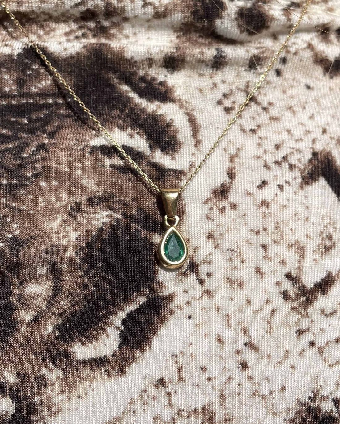 Pendentif Vintage Émeraude 0.60 carat &quot;Melissa&quot; - Elliade Paris