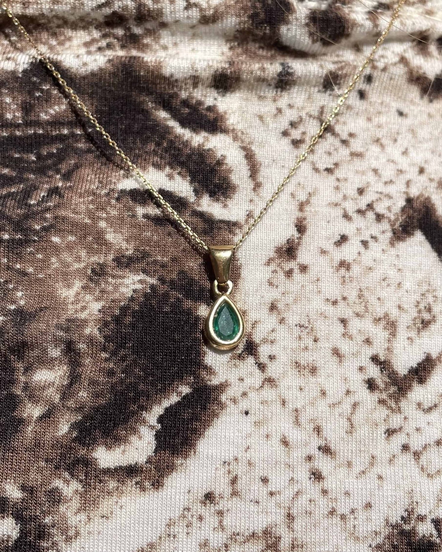 Pendentif Vintage Émeraude 0.60 carat &quot;Melissa&quot; - Elliade Paris