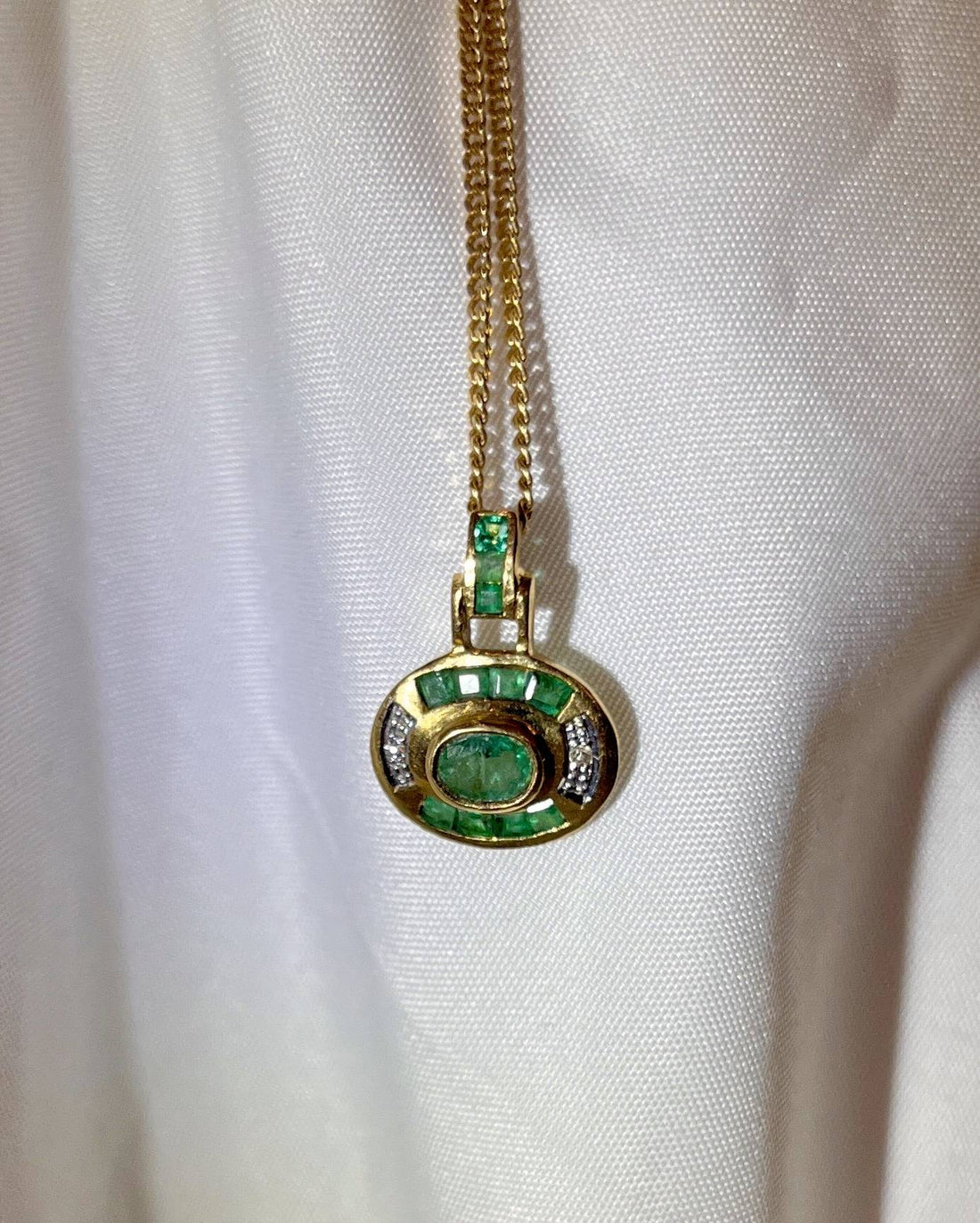 Pendentif Art-déco Emeraudes Calibrées &amp; diamants &quot;Jeanne&quot;